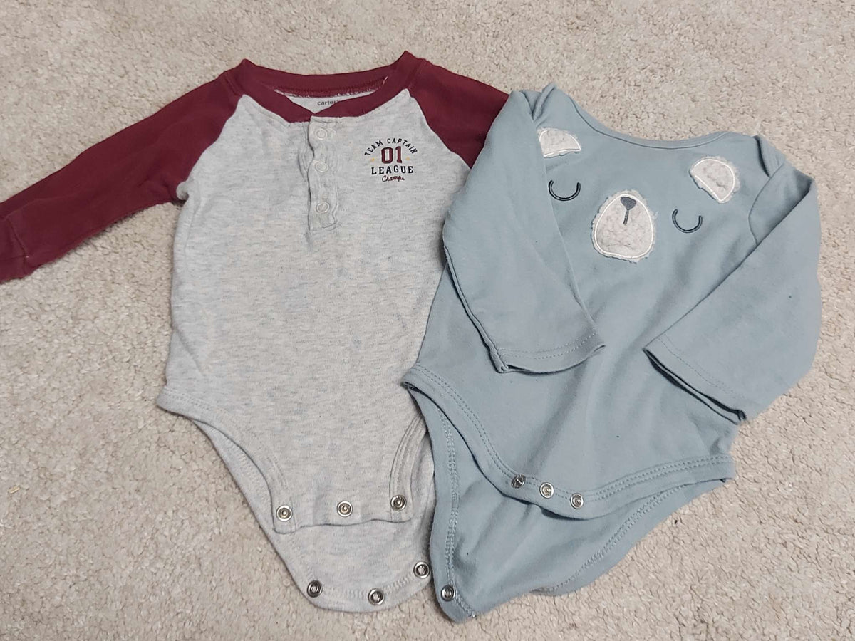 Lot of 2 long sleeve onesies - Size 6-9M, Kids 9 Month (6-9M)
