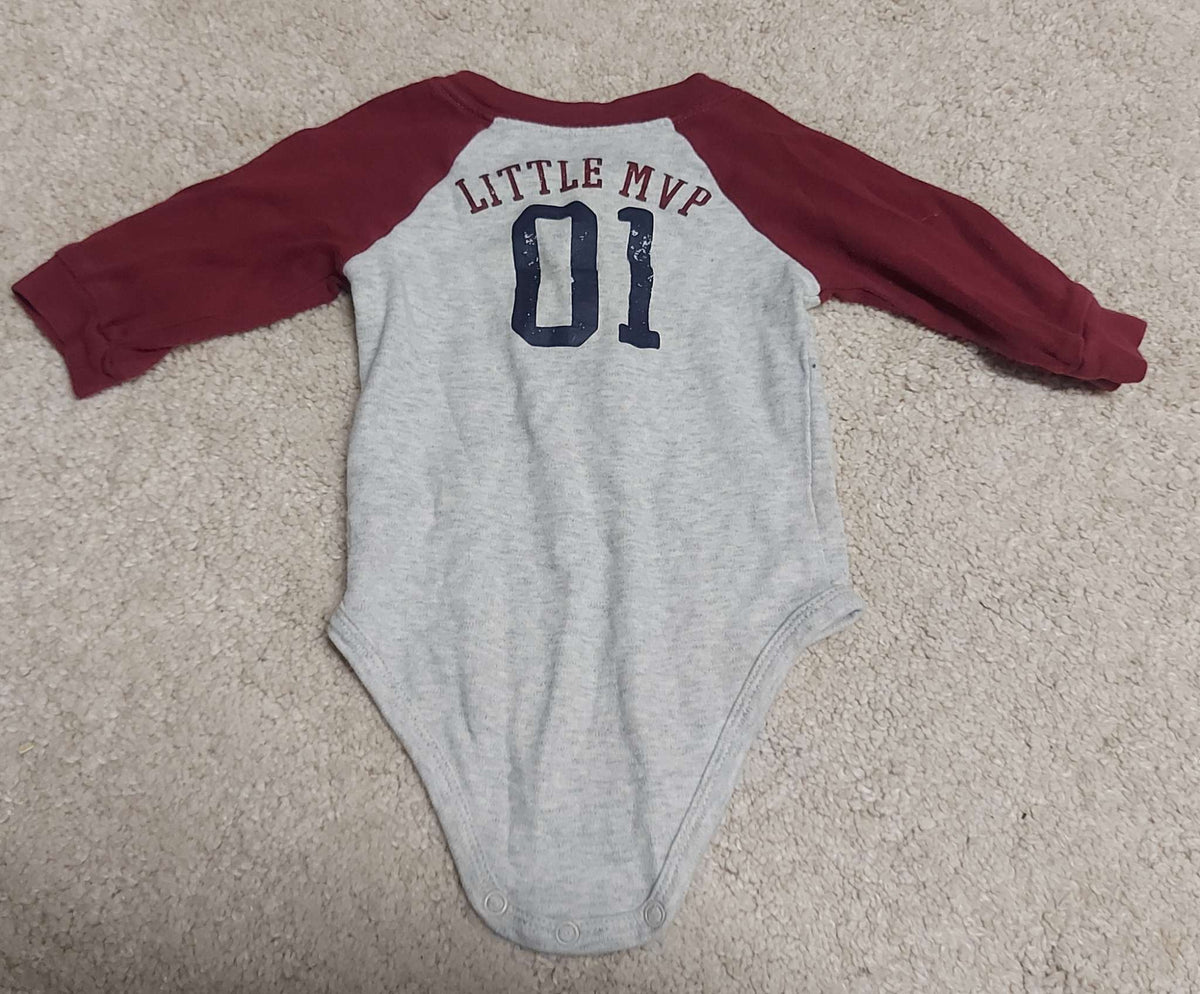 Lot of 2 long sleeve onesies - Size 6-9M, Kids 9 Month (6-9M)