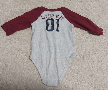 Lot of 2 long sleeve onesies - Size 6-9M, Kids 9 Month (6-9M)