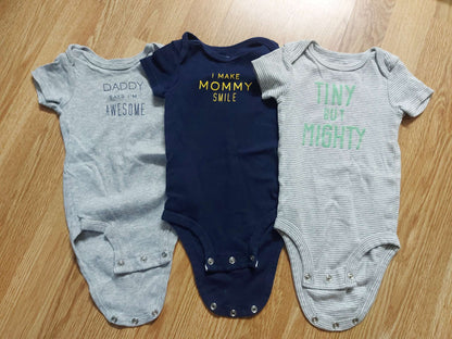 Bundle of 7 Carter's onesies - Size 6 months, Kids 6 Month (3-6M)