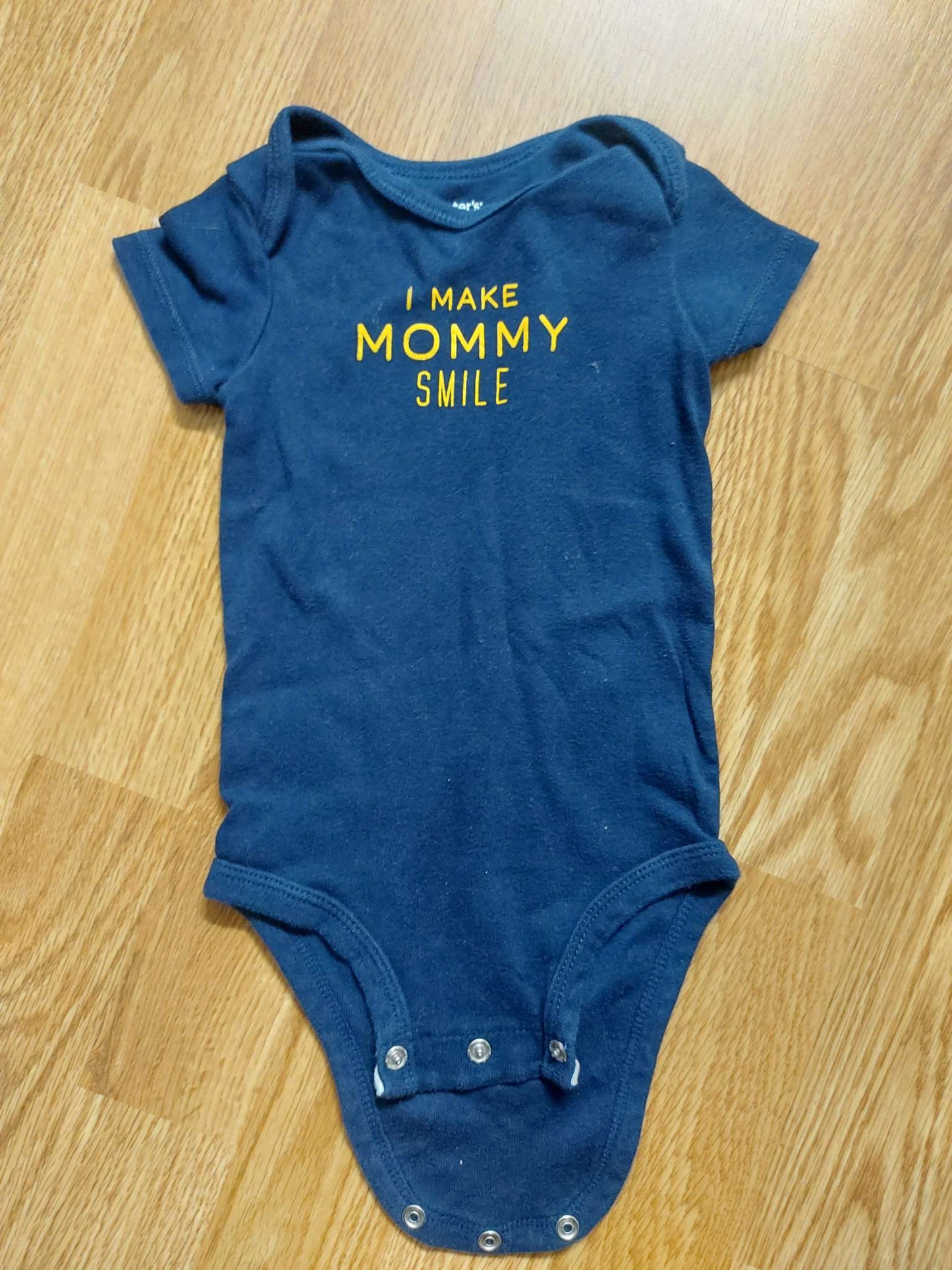 Bundle of 7 Carter's onesies - Size 6 months, Kids 6 Month (3-6M)