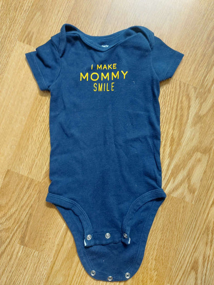 Bundle of 7 Carter's onesies - Size 6 months, Kids 6 Month (3-6M)