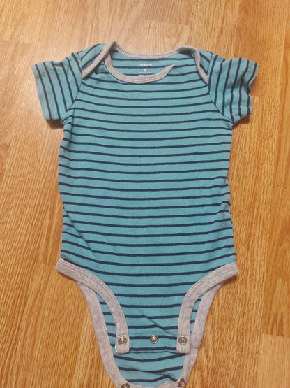 Bundle of 7 Carter's onesies - Size 6 months, Kids 6 Month (3-6M)