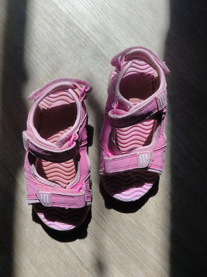 Girl size 10 Pink Sandals, Shoes 10 (Toddler:2-4yr)