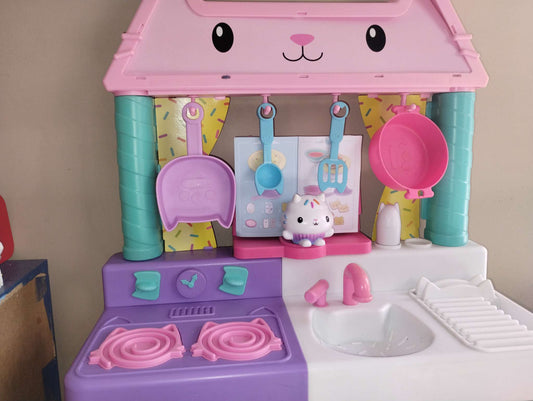 Gabby dollhouse kitchen and toaster oven