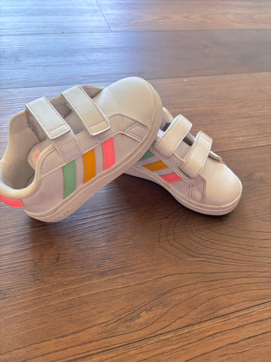 Girls tennis shoes , Shoes 7 (Walkers:12-24 mth)