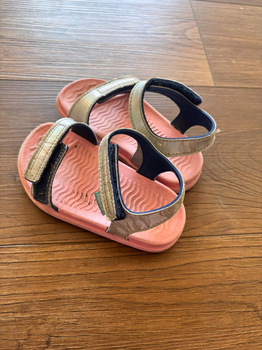 Girls sandals , Shoes 6.5 (Walkers:12-24 mth)