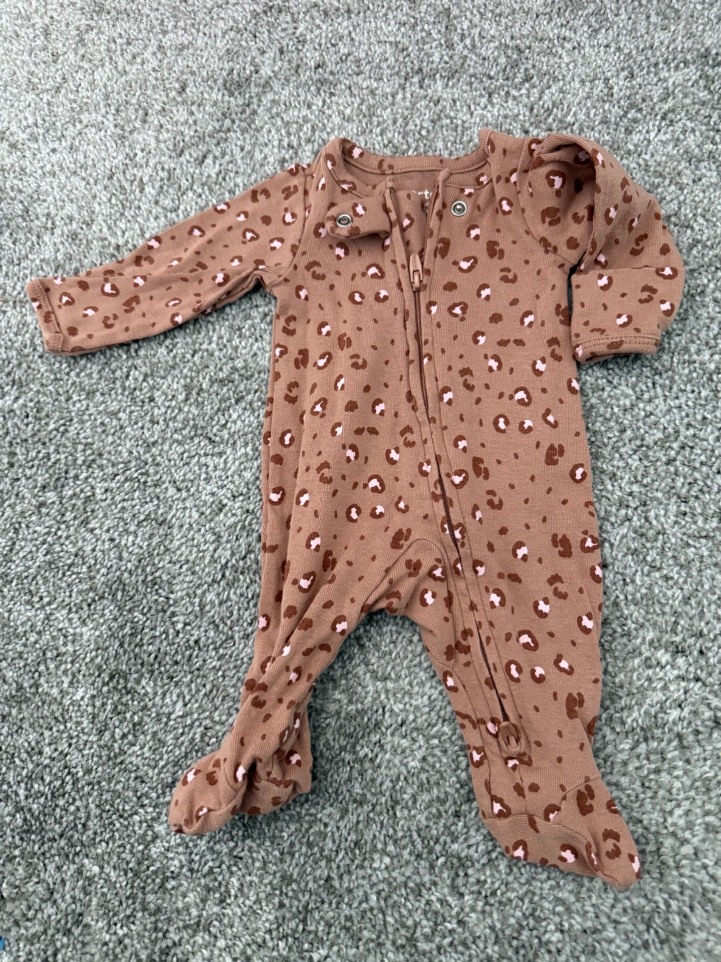 Never used preemie onesie carters leopard print , Kids Newborn