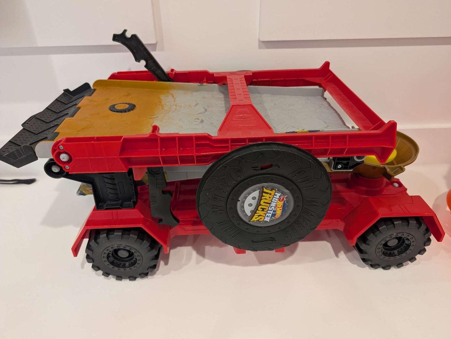 Hot Wheels Monster Trucks Downhill Race & Go Playset