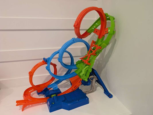 Hot Wheels 4-loop Crash-out Track Set