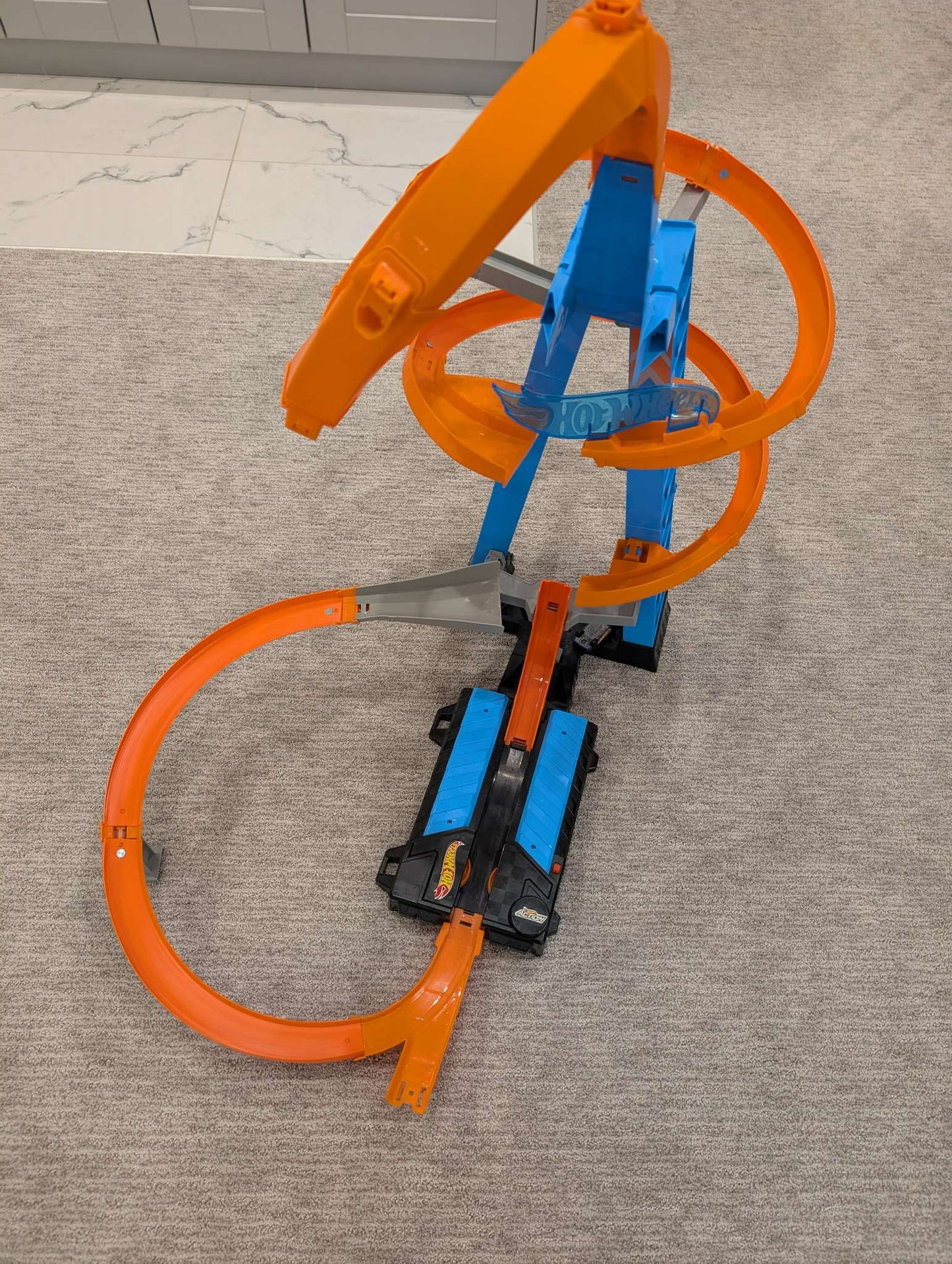 Hot Wheels Sky Crash Tower Track Set