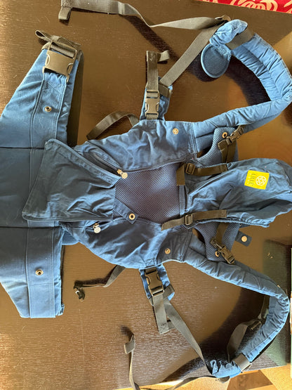 Baby carrier by Lille Baby