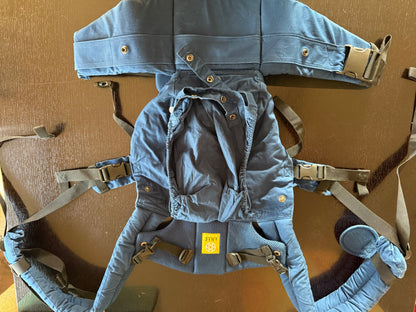 Baby carrier by Lille Baby