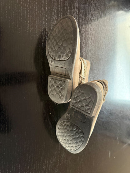 Ankle boots size 8, Shoes 8 (Toddler:2-4yr)