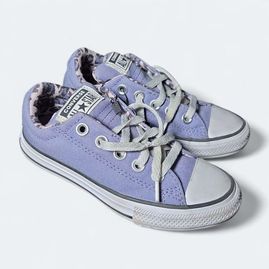 Converse sz 12 child purple shoes , Shoes 12 (Toddler:2-4yr)