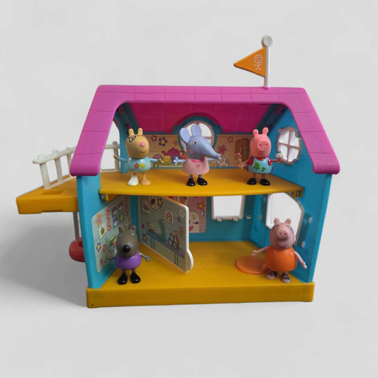 Peppa Pig Club house