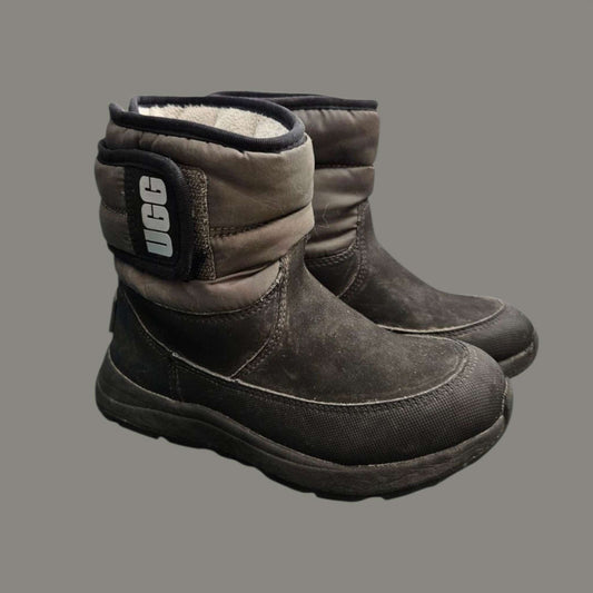 Ugg sz 11 toty weather snow boots, Shoes 11 (Toddler:2-4yr)