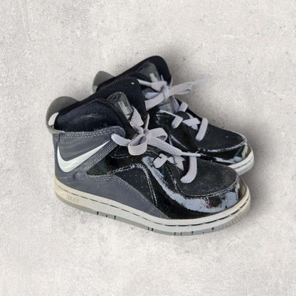 Nike sz 8C black & grey high top sneakers