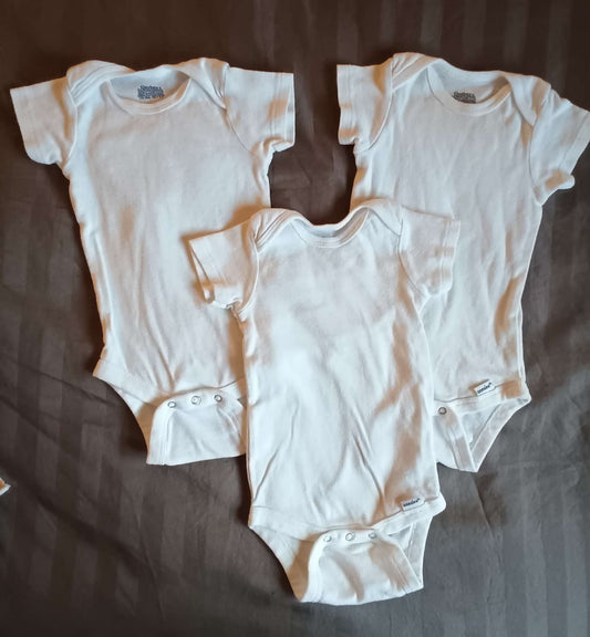 3 White 3-9month Onsies, Kids 9 Month (6-9M)