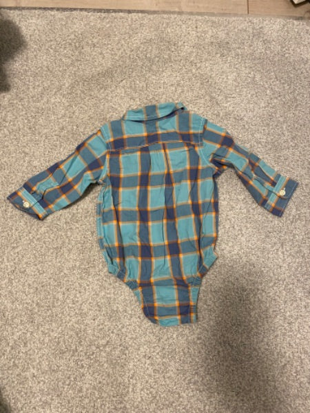 NWT Blue long sleeve button up size 6-12 month. Baby Gap