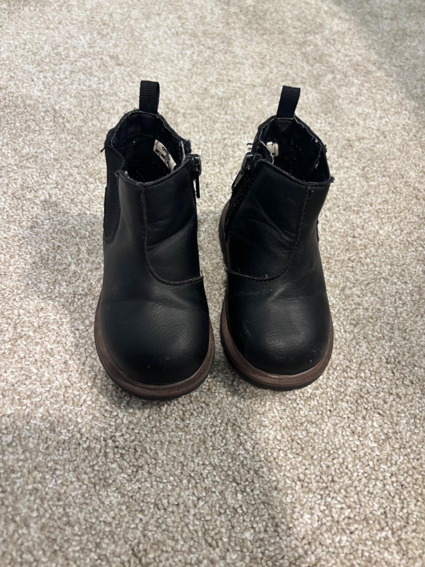 Oshkosh black boots, Shoes 5 (Walkers:12-24 mth)