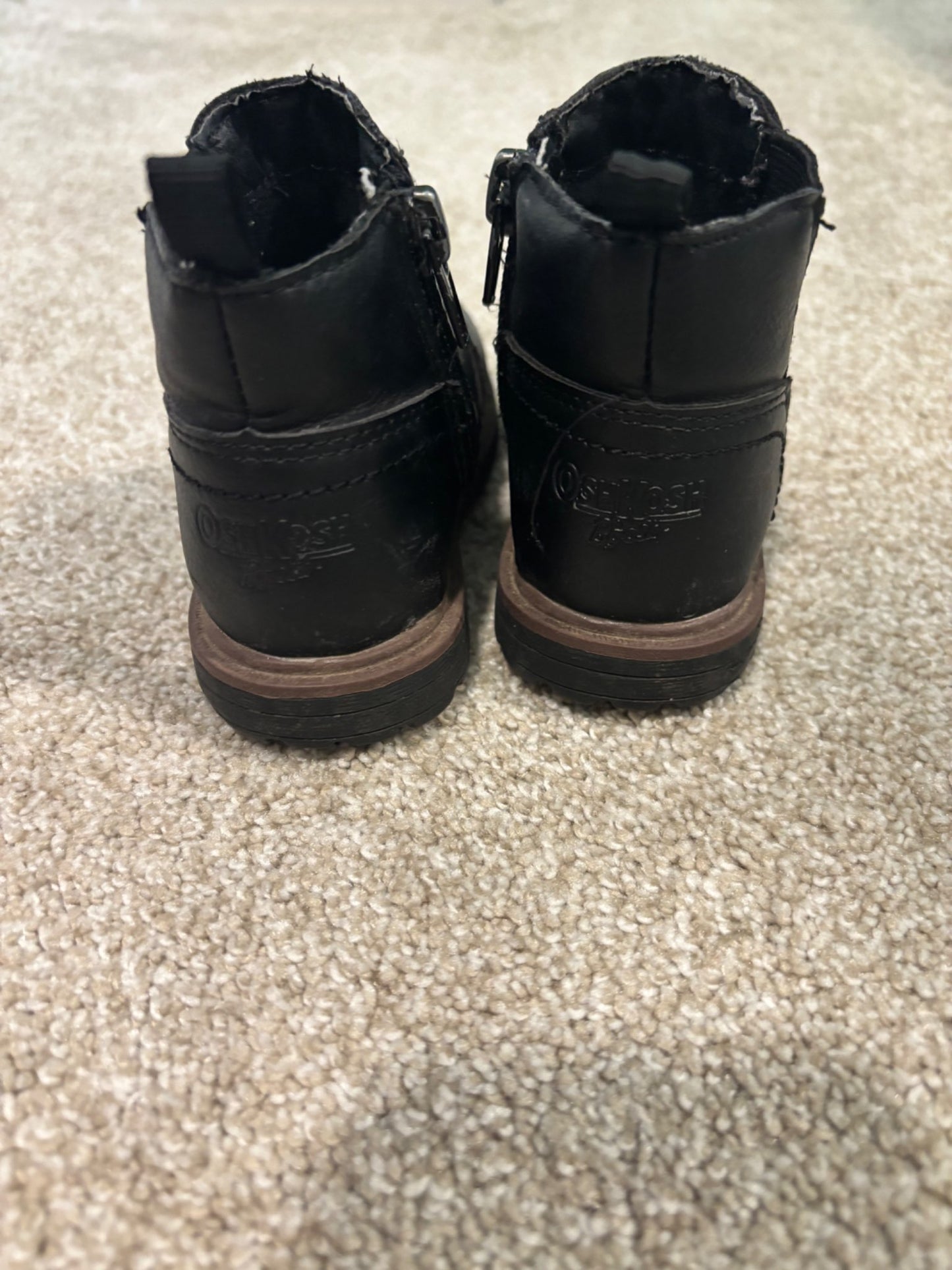 Oshkosh black boots, Shoes 5 (Walkers:12-24 mth)