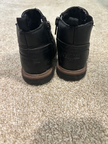Oshkosh black boots, Shoes 5 (Walkers:12-24 mth)