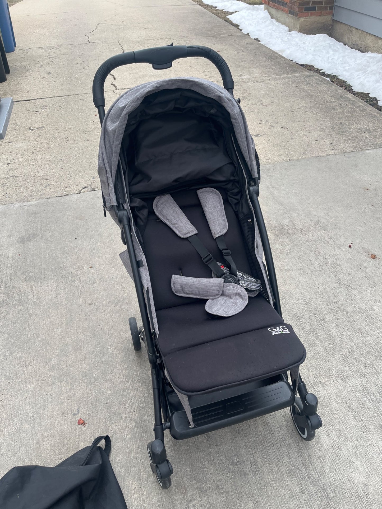 Oxygen by Guzzie + Guss Travel stroller reg $420