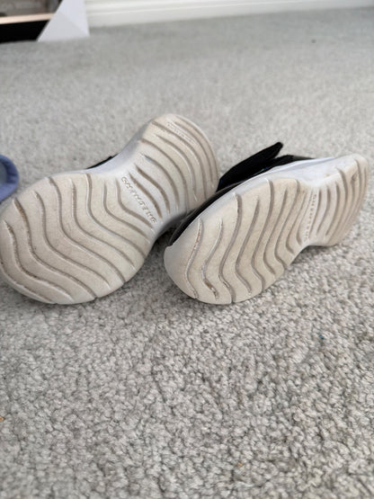 Sketchers toddler shoes size 6, Shoes 6 (Walkers:12-24 mth)