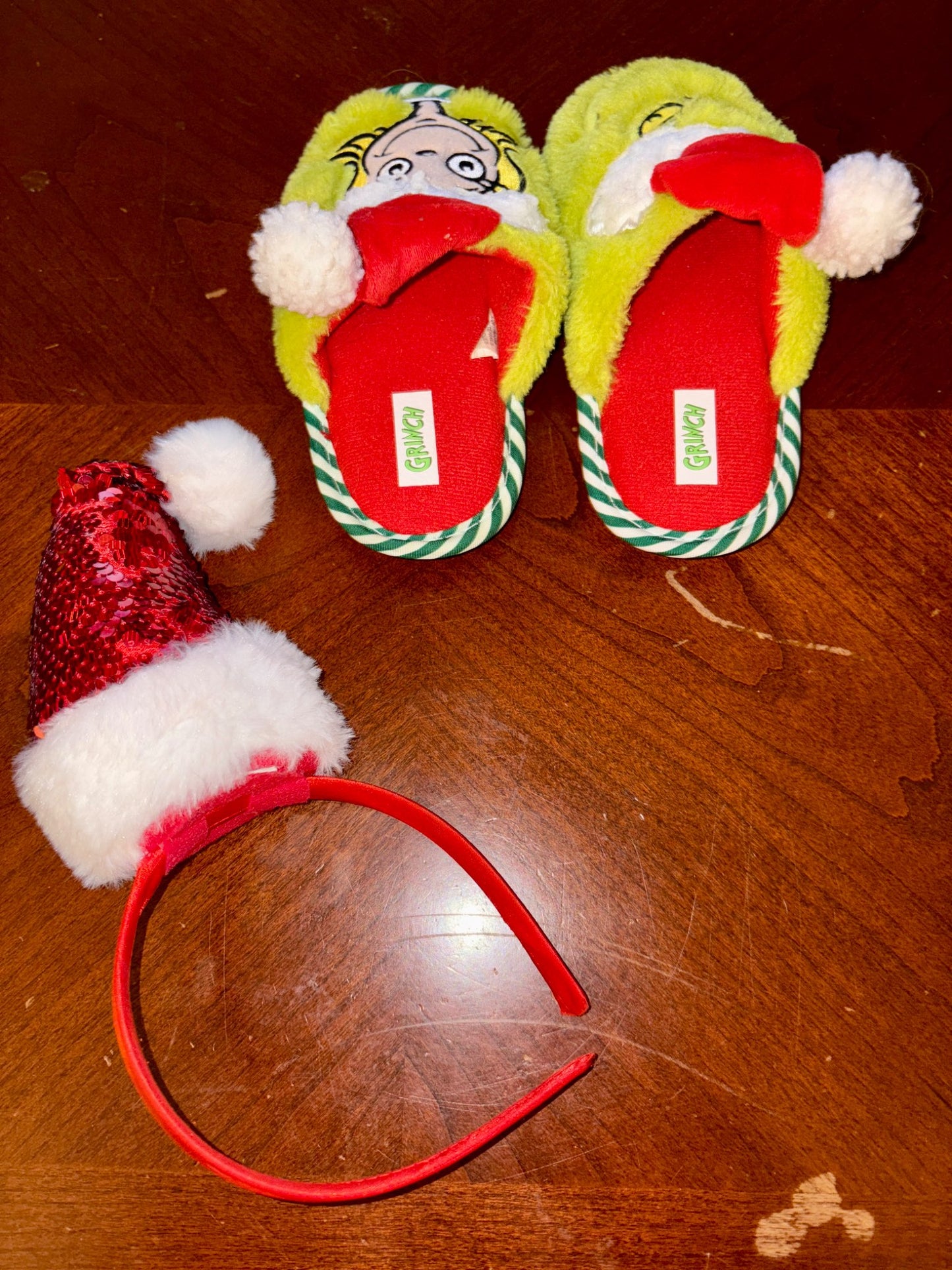 Toddler Girls Grinch Christmas Slippers and Headband, Shoes 9 (Toddler:2-4yr)