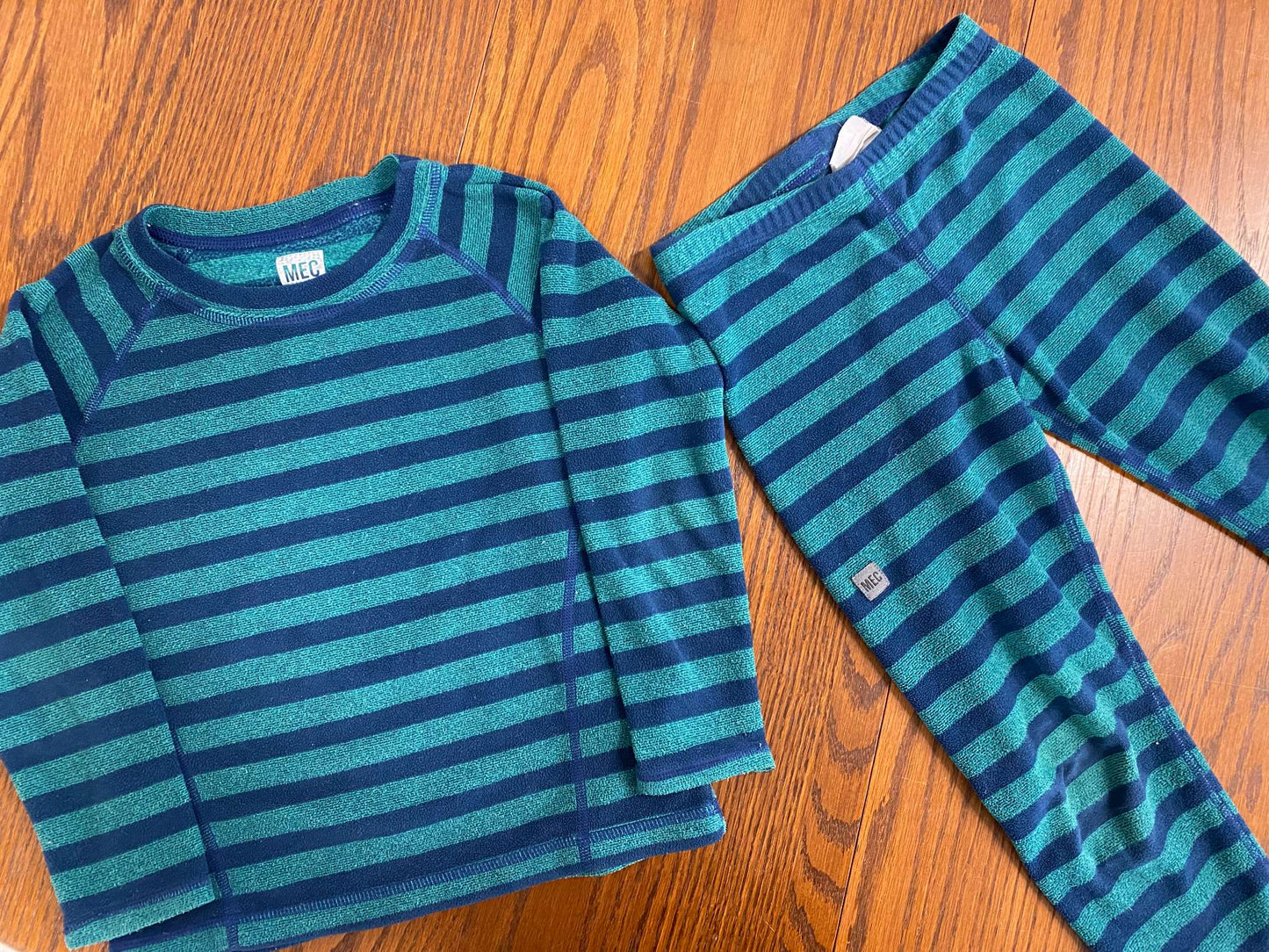 MEC fleece base layer pants and top, Kids 4/4T