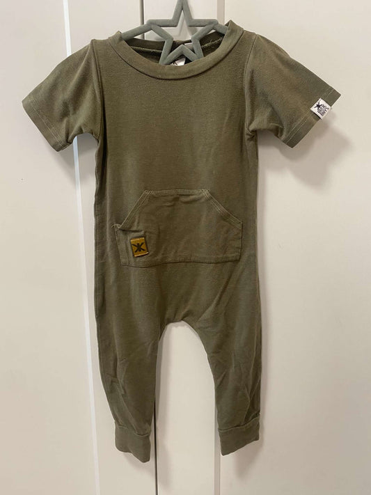 Brok Boys short sleeve romper. Retails $50+, Kids 9 Month (6-9M)