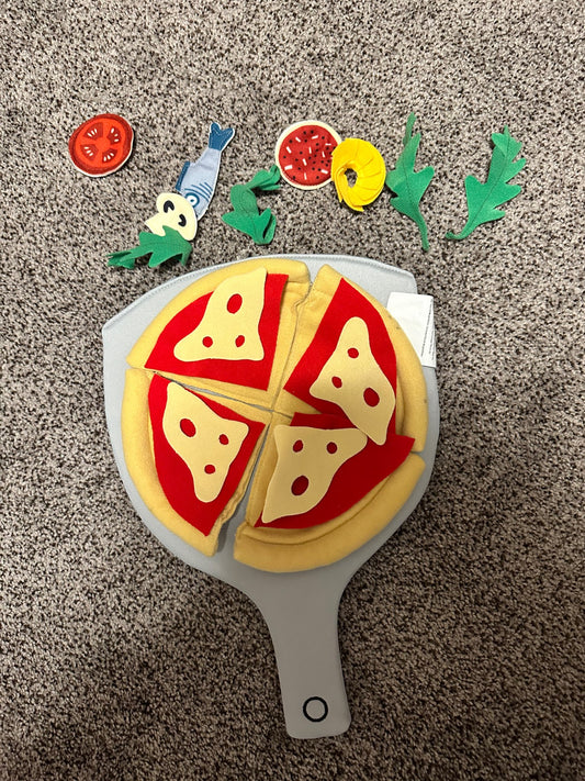 Toy fabric pizza
