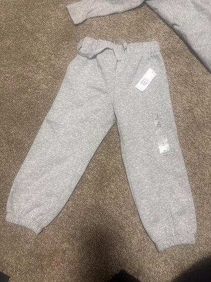 Size 3 gap sweatpants and long sleeve shirt new with