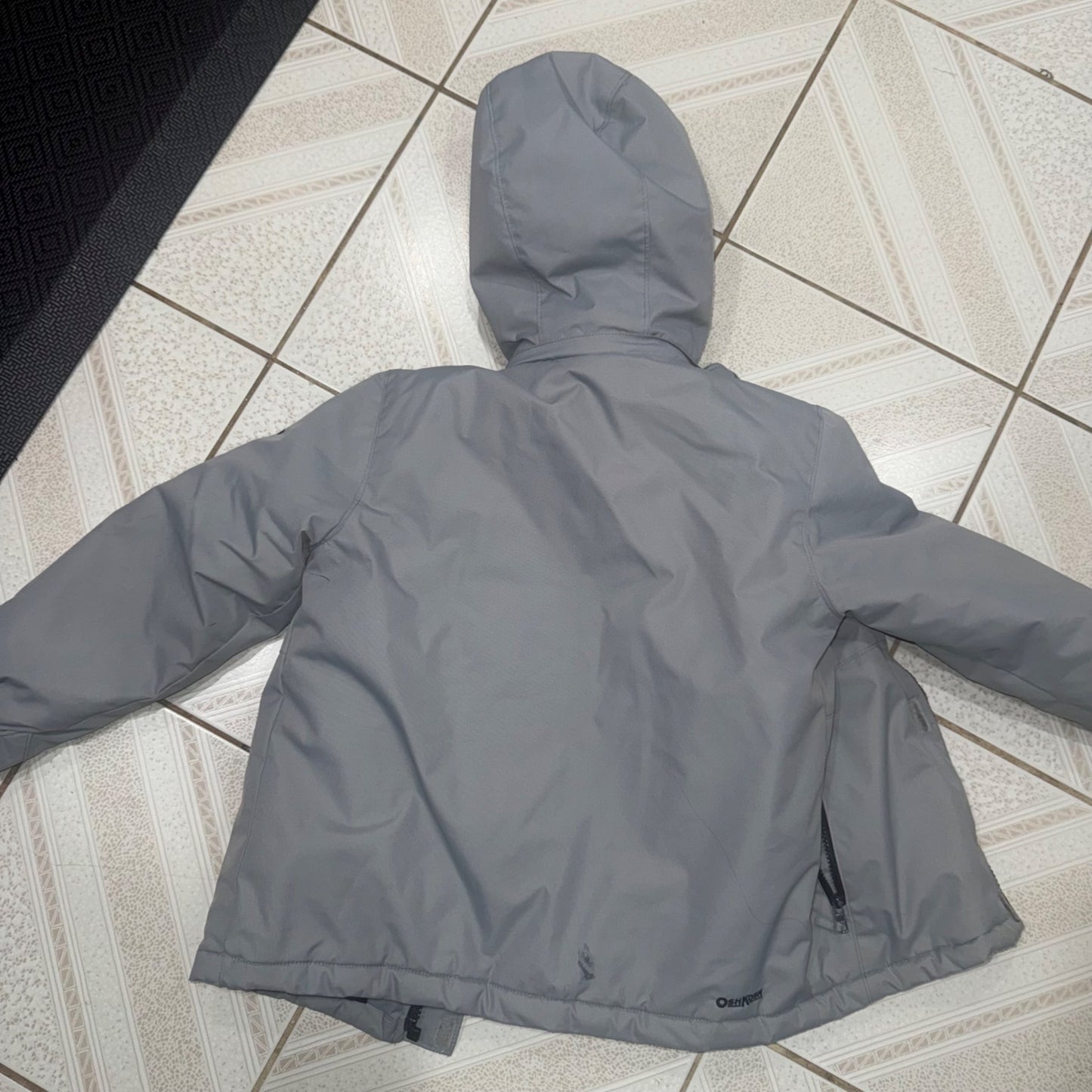 Oshkosh size 7 boys winter jacket , Kids 7 & 8 (small)