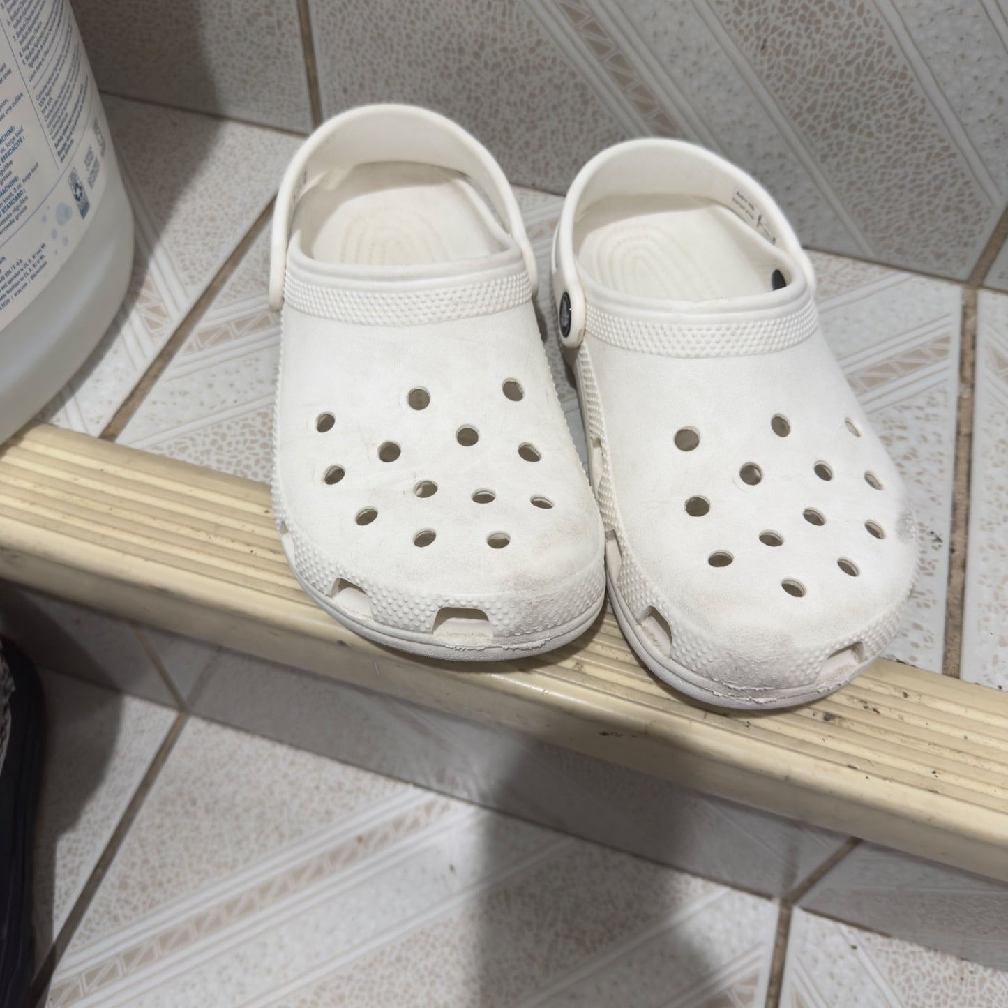Size 2 crocs white , Shoes 2 (Kids:4-8yr)