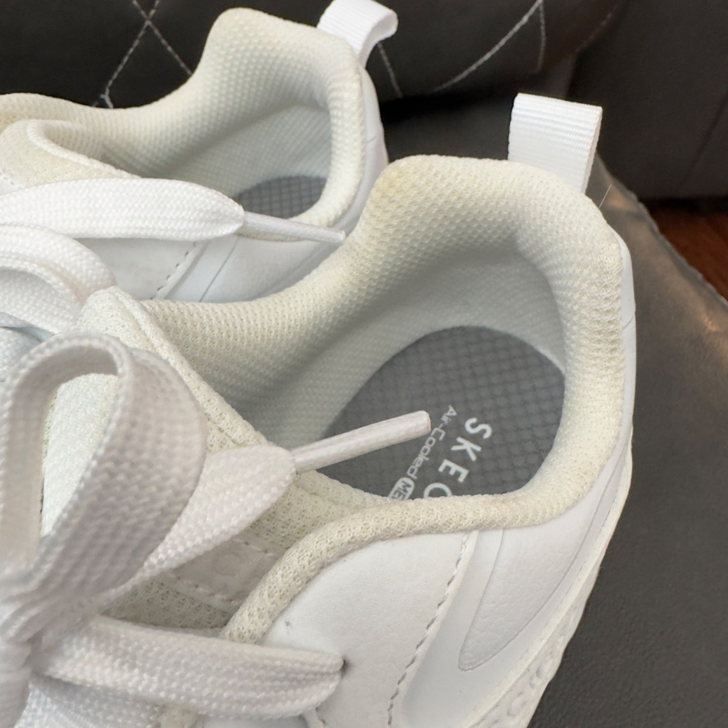 Skechers white size 2 shoes , Shoes 2 (Kids:4-8yr)