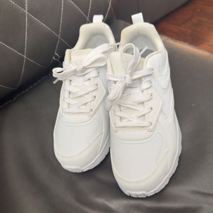 Skechers white size 2 shoes , Shoes 2 (Kids:4-8yr)