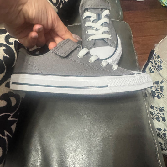 Converse size 13 shoes grey , Shoes 13 (Kids:4-8yr)