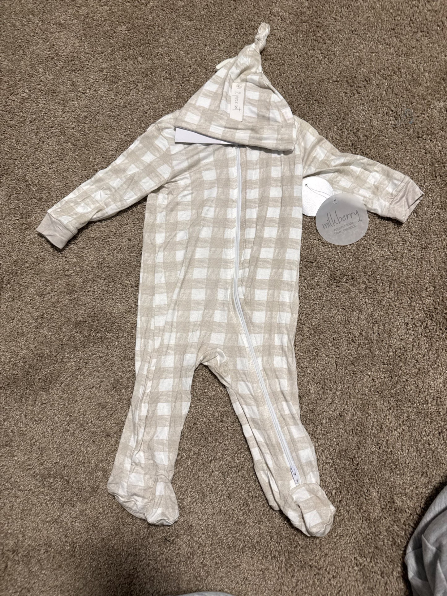 Milkberry 6-9 months set with matching hat new , Kids 9 Month (6-9M)