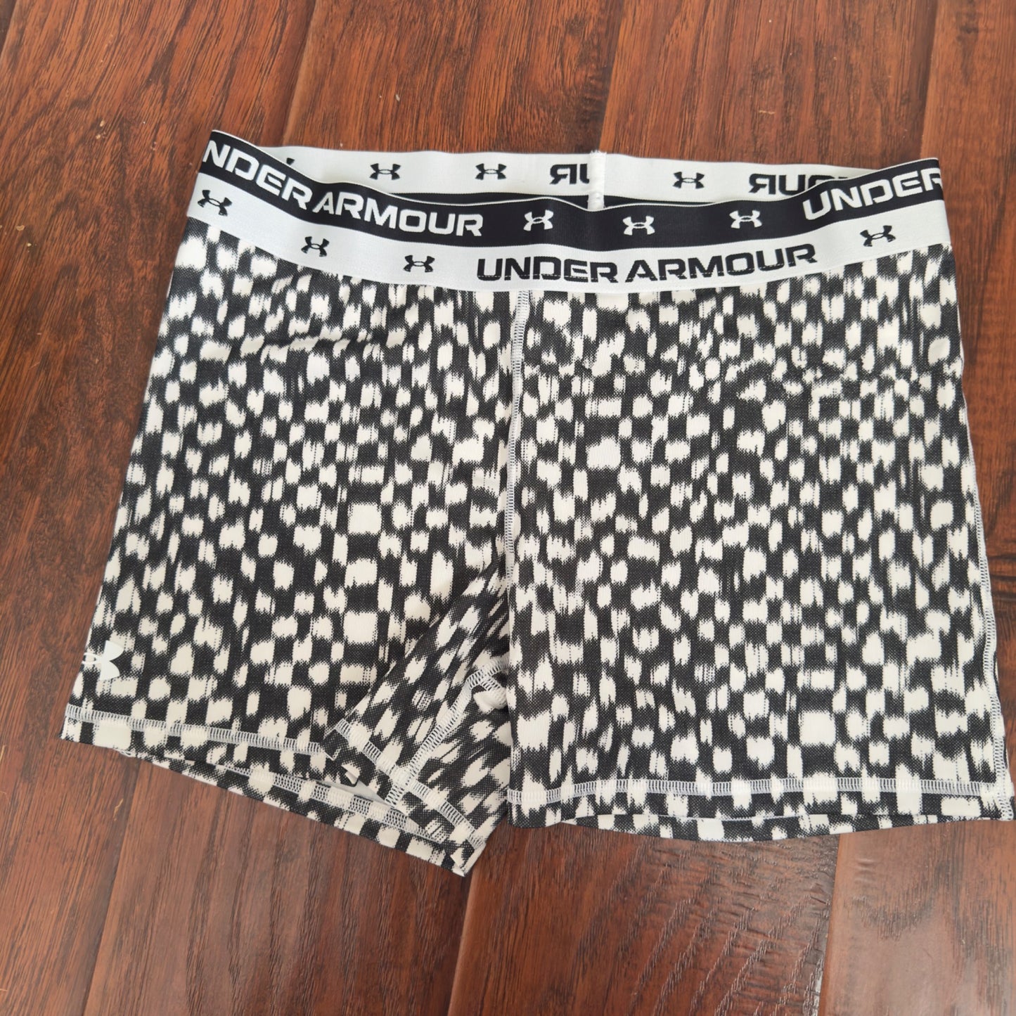 Youth large under armour shorts , Kids 14