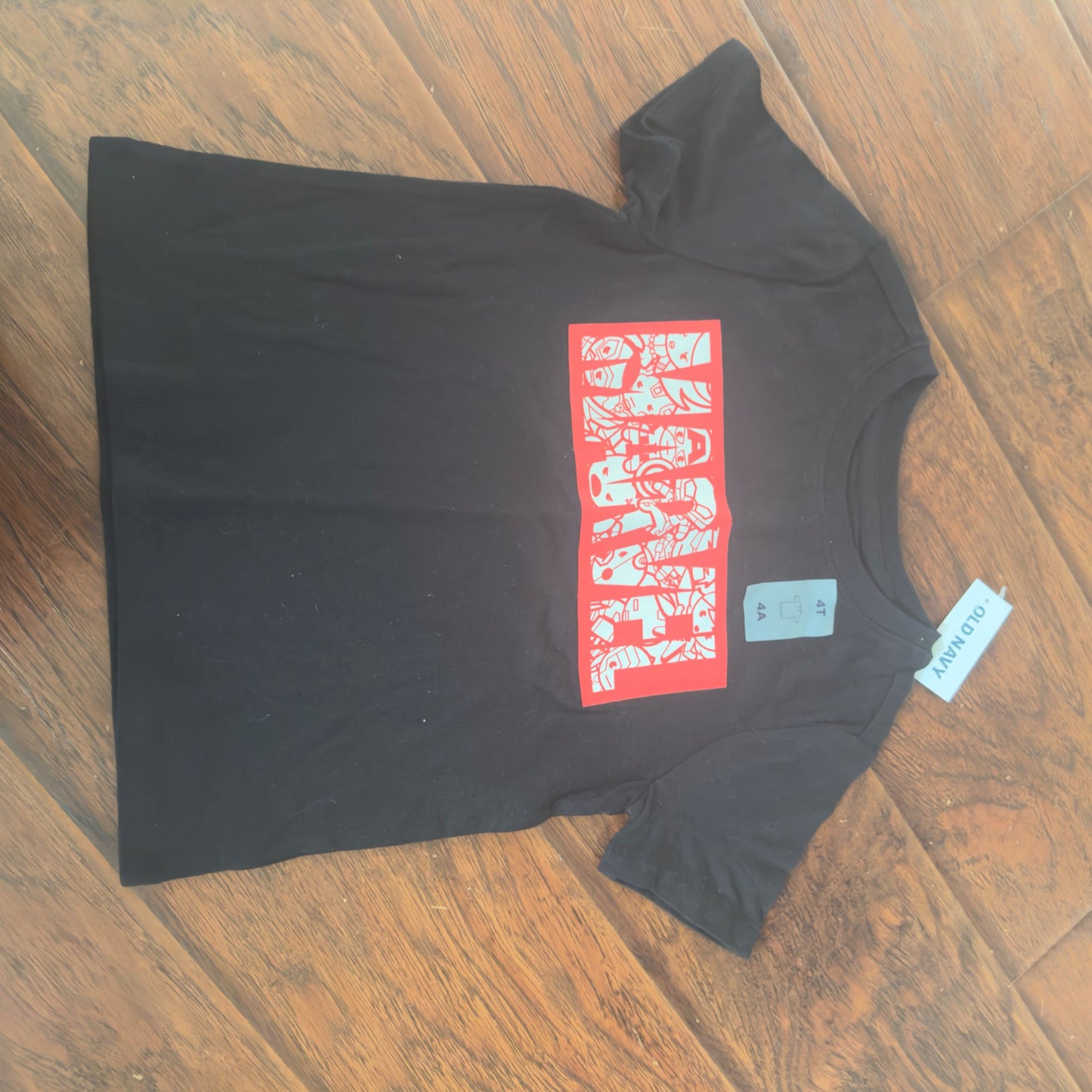 Marvel size 4 old navy shirt brand new , Kids 4/4T