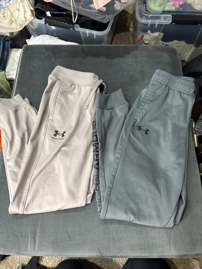 Under Armour jogging pants size med (10-12) , Kids 10