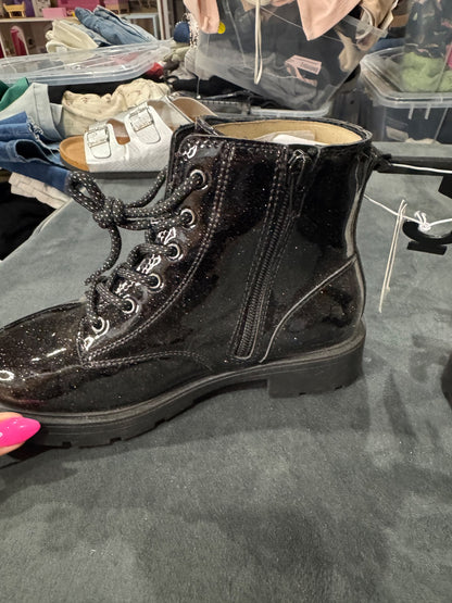 Size 2 old navy zip boots , Shoes 2 (Kids:4-8yr)