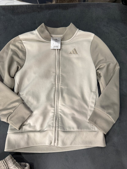 Adidas size 4 tracksuit, Kids 4/4T