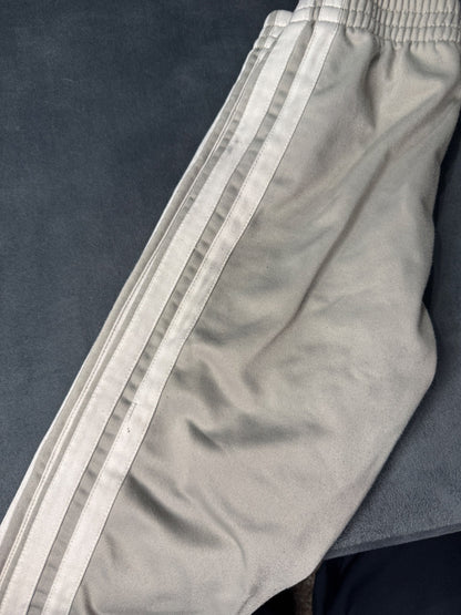 Adidas size 4 tracksuit, Kids 4/4T