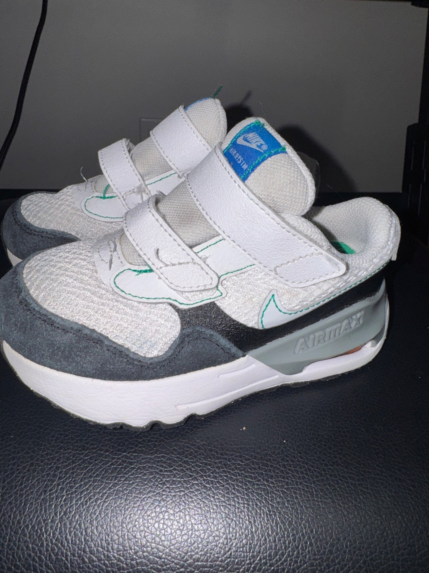 Size 9 toddler nikes , Shoes 9 (Toddler:2-4yr)