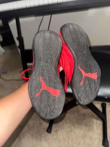 Size 5 youth puma shoes , Shoes 3 (Kids:4-8yr)