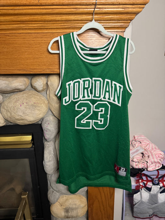 Jordan short sleeve basketball jersey large 12-13 yrs, Kids 12
