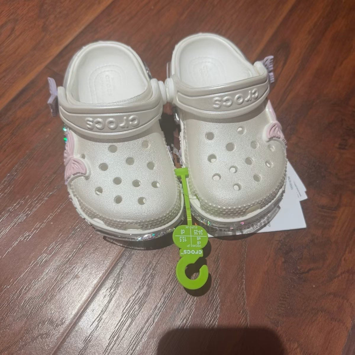 Size 8 crocs new , Shoes 8 (Toddler:2-4yr)